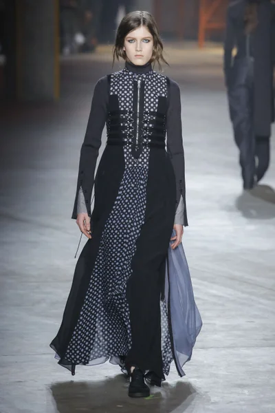 Look 36